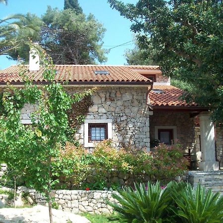 Вилла Stone House Retreat Мали-Лошинь Экстерьер фото